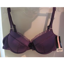 紫色花邊文胸 芬狄詩內衣專賣百大CBD店，打造精致舒適的女性穿搭